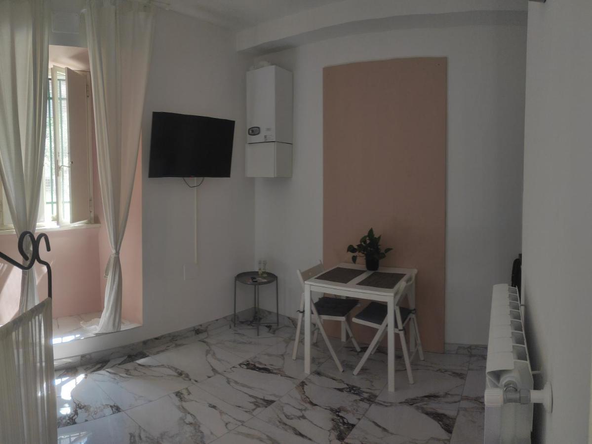 Tiberivs Home โรม ภายนอก รูปภาพ